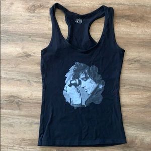 Enrique Bunbury woman top